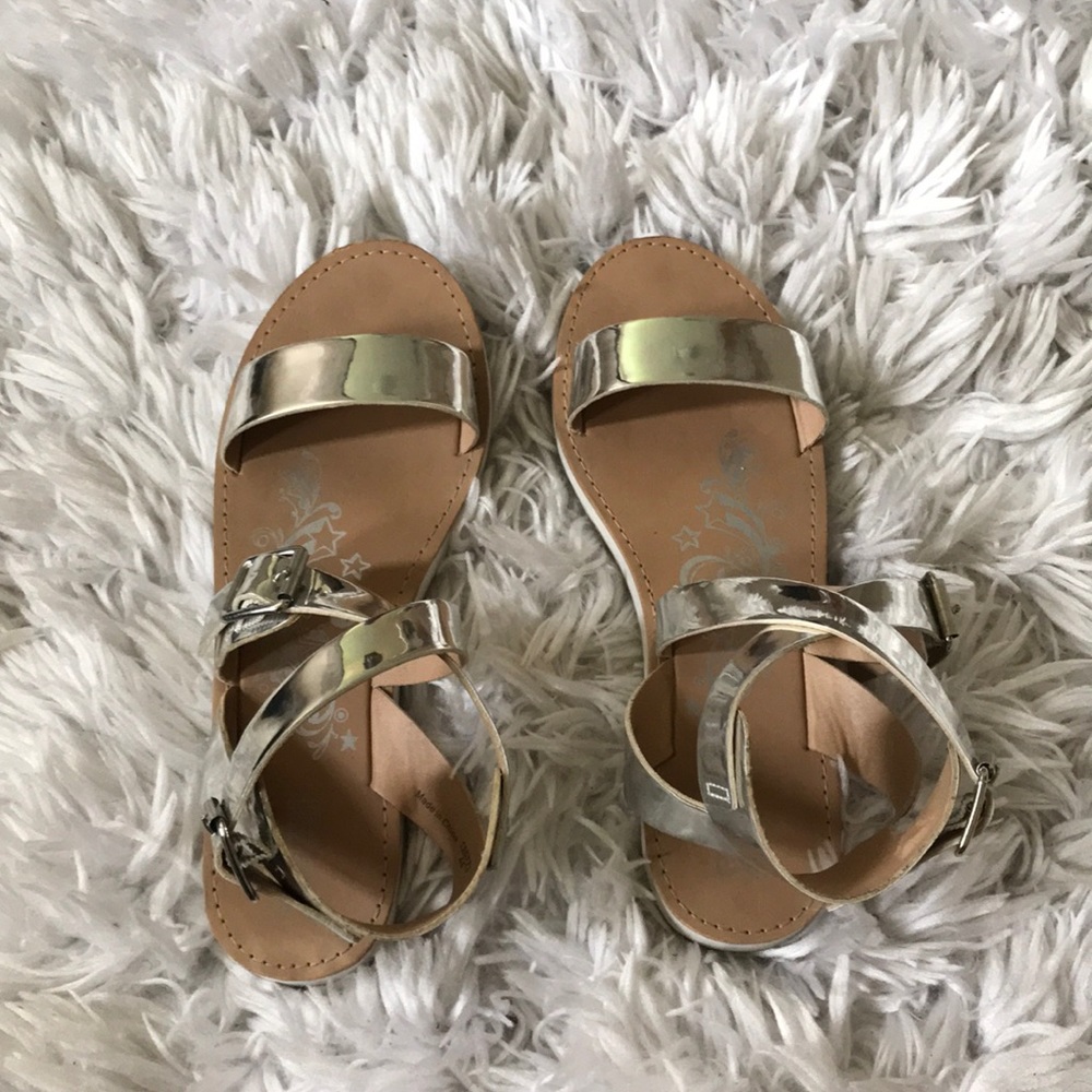Metallic Sandals ! - Picture 2 of 3